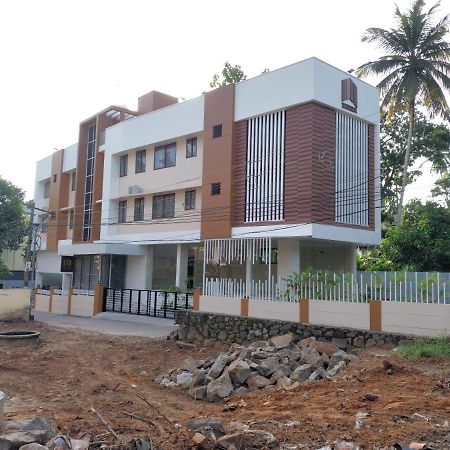 Hotel Mannat Residence Thiruvananthapuram Екстериор снимка