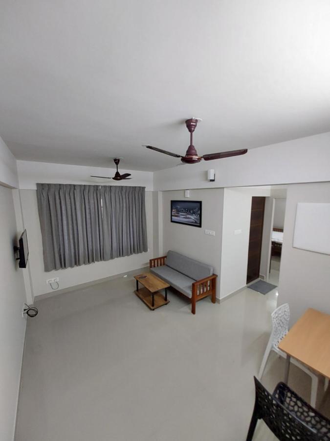 Hotel Mannat Residence Thiruvananthapuram Екстериор снимка
