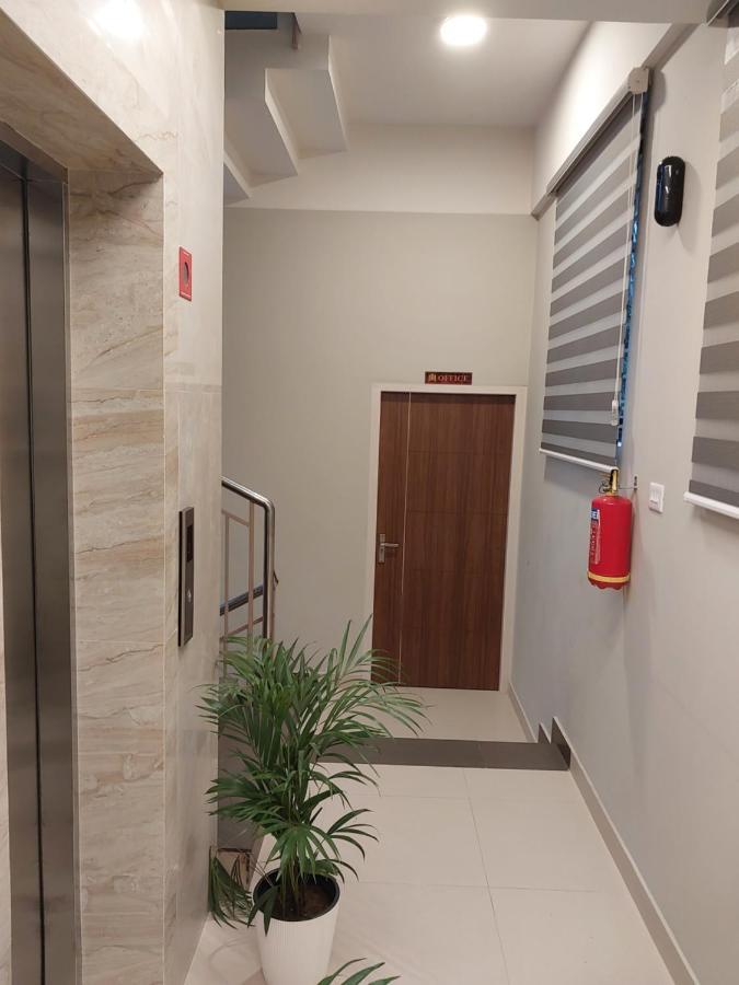 Hotel Mannat Residence Thiruvananthapuram Екстериор снимка