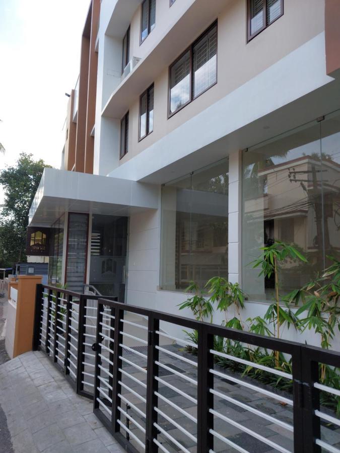 Hotel Mannat Residence Thiruvananthapuram Екстериор снимка